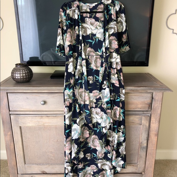Floral Kimono- One Size Fits All - Picture 1 of 2